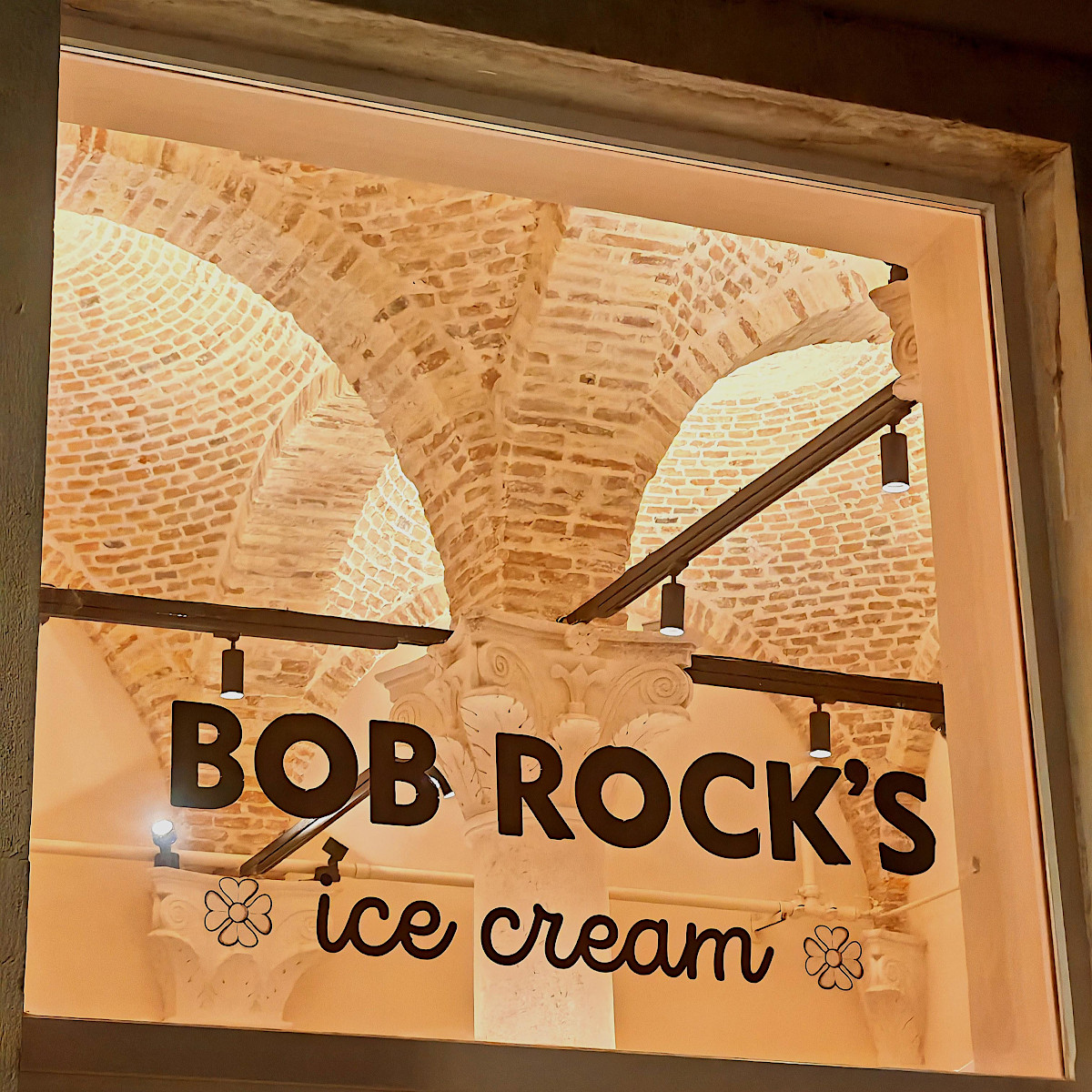bob rocks palace